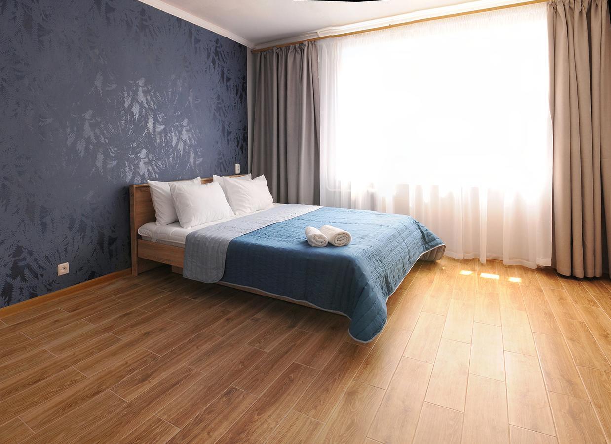 Scandinavian Poltava Apartments With 2 Rooms, 3 Beds 1 Sofa Exterior photo